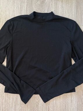 Black Cropped Mock Neck Long Sleeve Crop Top - Size L